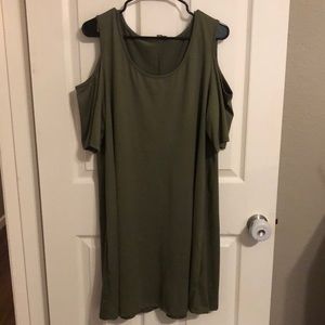 ❌ SOLD! AUW Green Cold Shoulder Dress